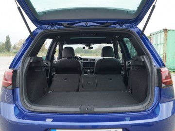 Volkswagen Golf R 2,0 TSI 310 KM DSG7 4Motion &ndash; Więcej Golfa w Golfie